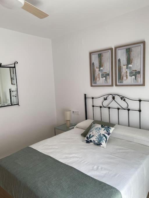 Beach And City Apartment A 50M De La Playa フエンヒロラ エクステリア 写真