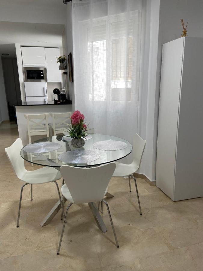 Beach And City Apartment A 50M De La Playa フエンヒロラ エクステリア 写真