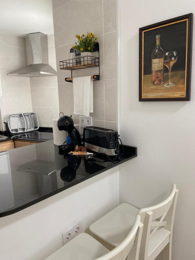 Beach And City Apartment A 50M De La Playa フエンヒロラ エクステリア 写真
